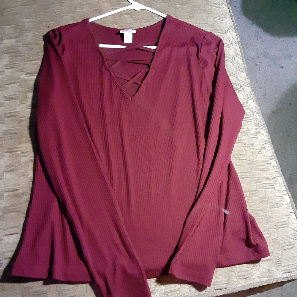 Mossimo long sleeve shirt